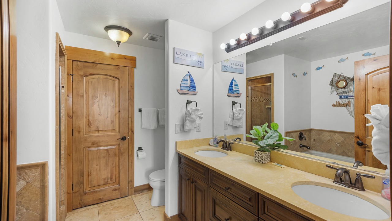 Photo of Bathroom in Garden City