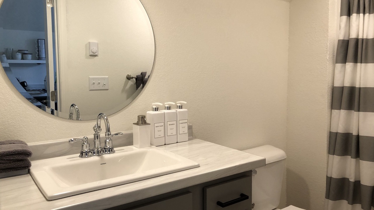 Photo of Bathroom in Gardiner