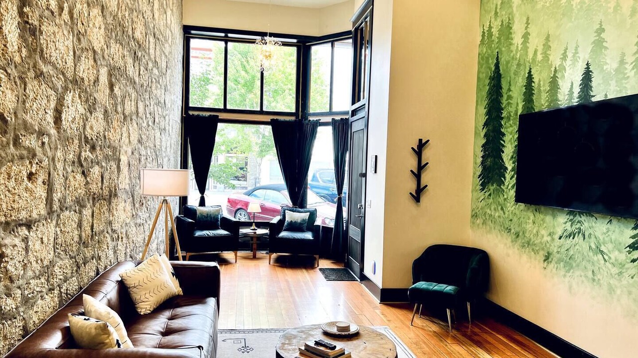 Photo of Livingroom in Enterprise