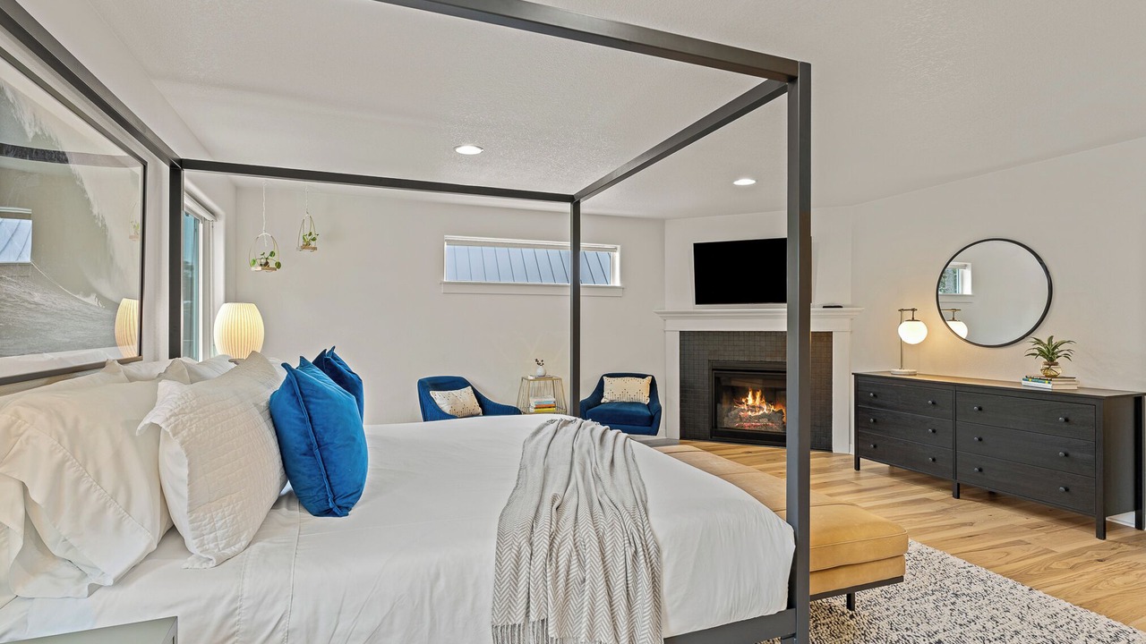 Photo of Bedroom in Rockaway Beach