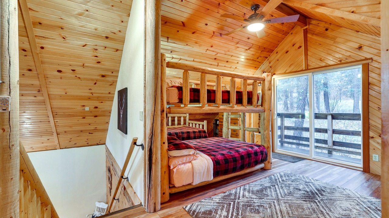 Photo of Bedroom in Garden Valley