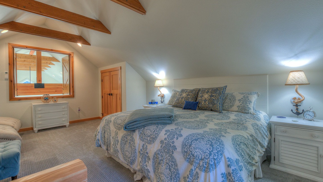 Photo of Bedroom in Eastsound