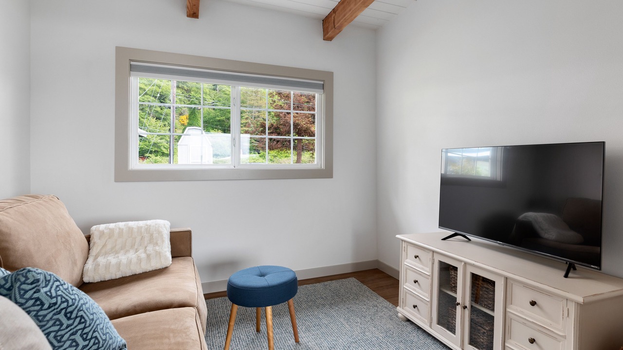 Photo of Livingroom in Lagoon Point