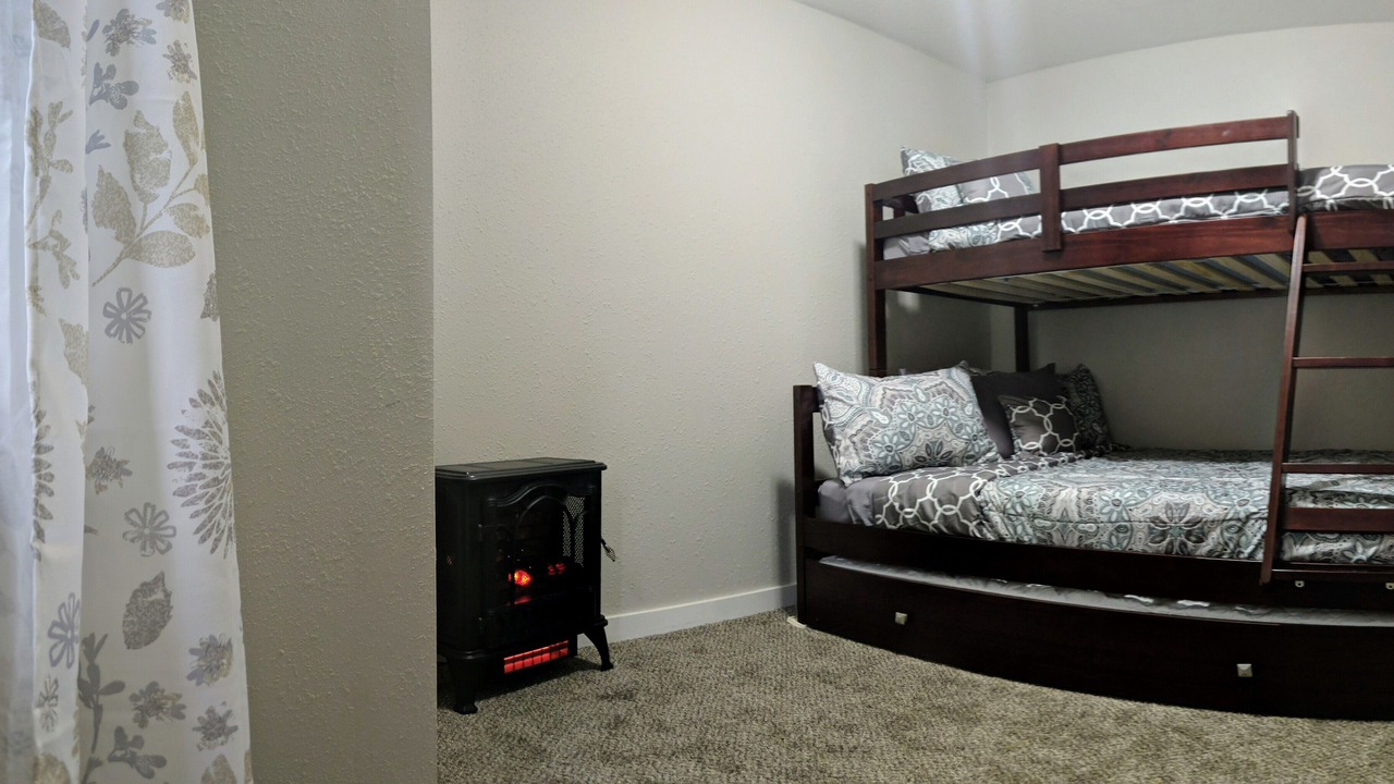 Photo of Bedroom in Smelterville