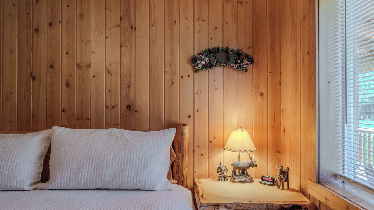 Photo of Bedroom in Island Park