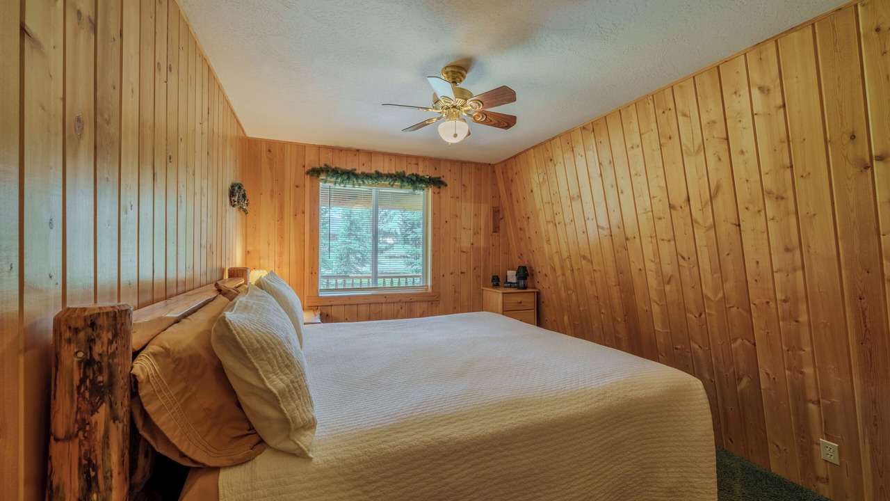 Photo of Bedroom in Island Park