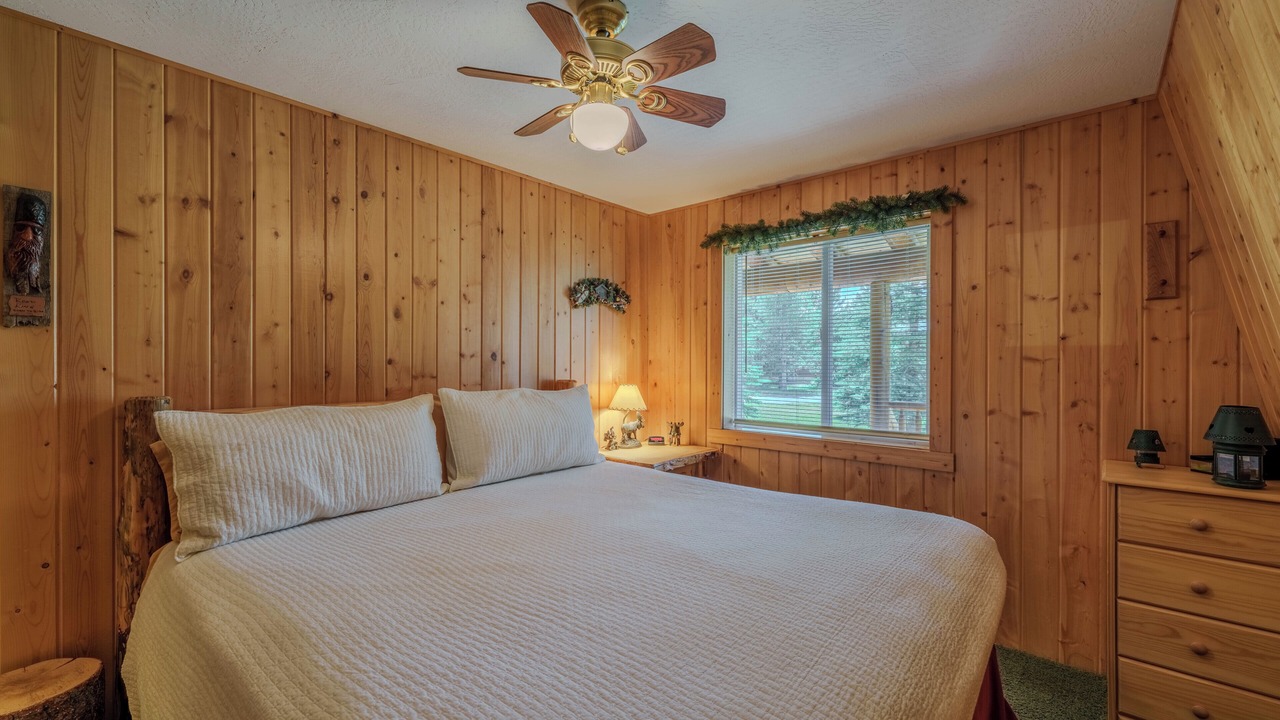 Photo of Bedroom in Island Park