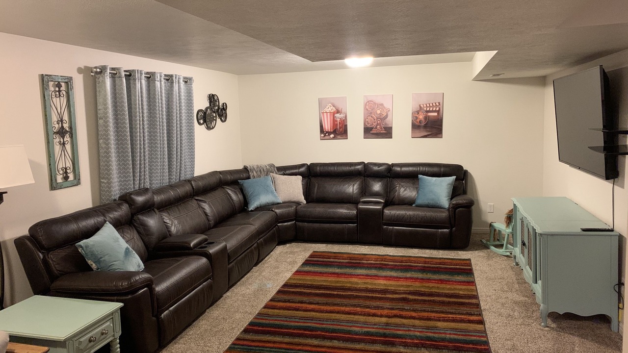 Photo of Livingroom in Ammon