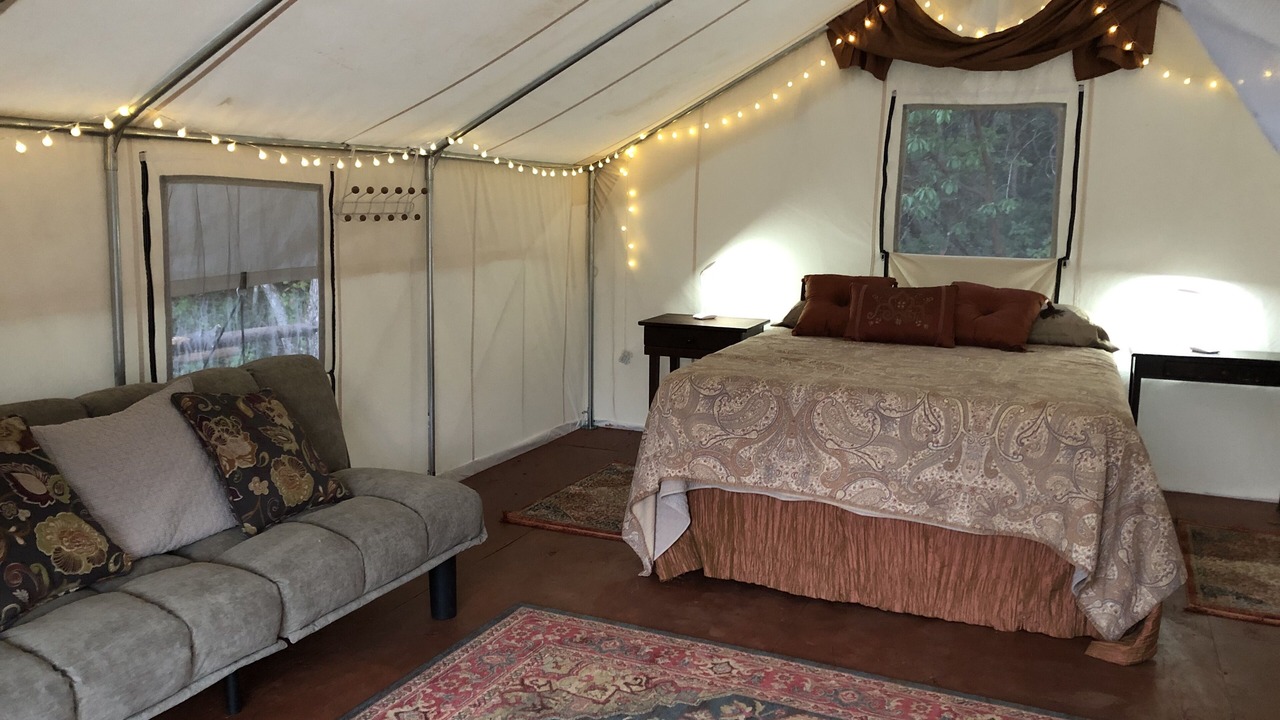 Photo of Bedroom in Cave Junction