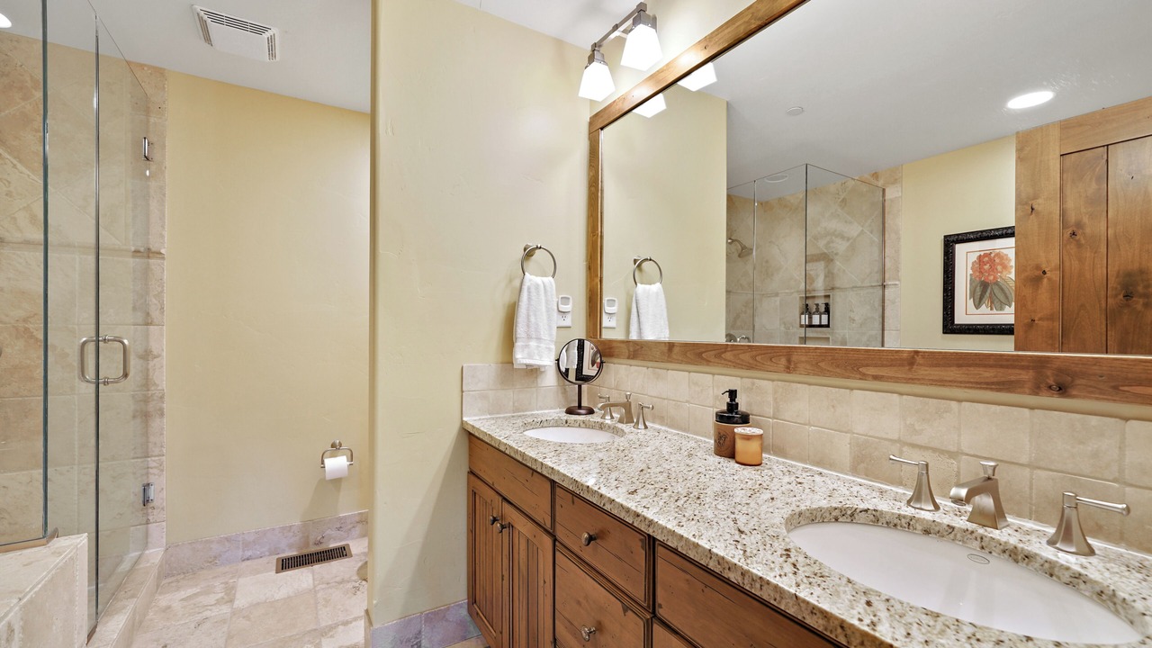 Photo of Bathroom in Spanish Peaks