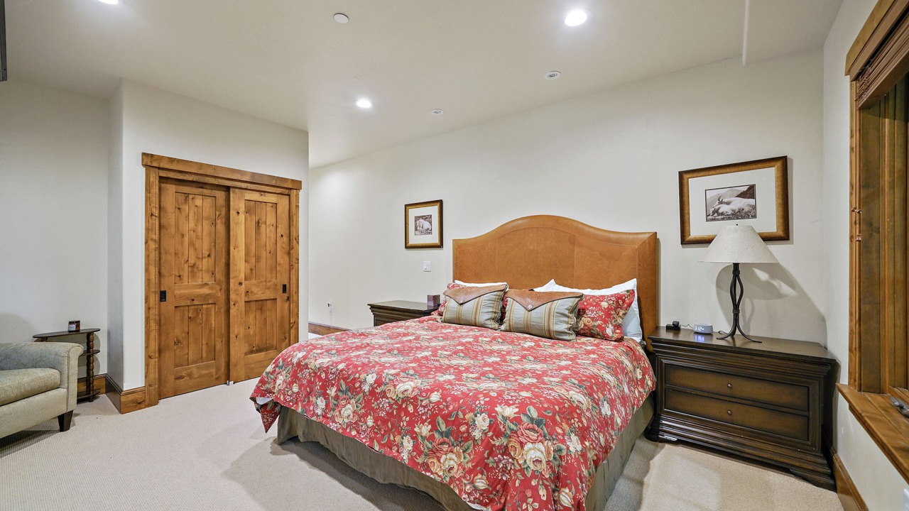Photo of Bedroom in Spanish Peaks