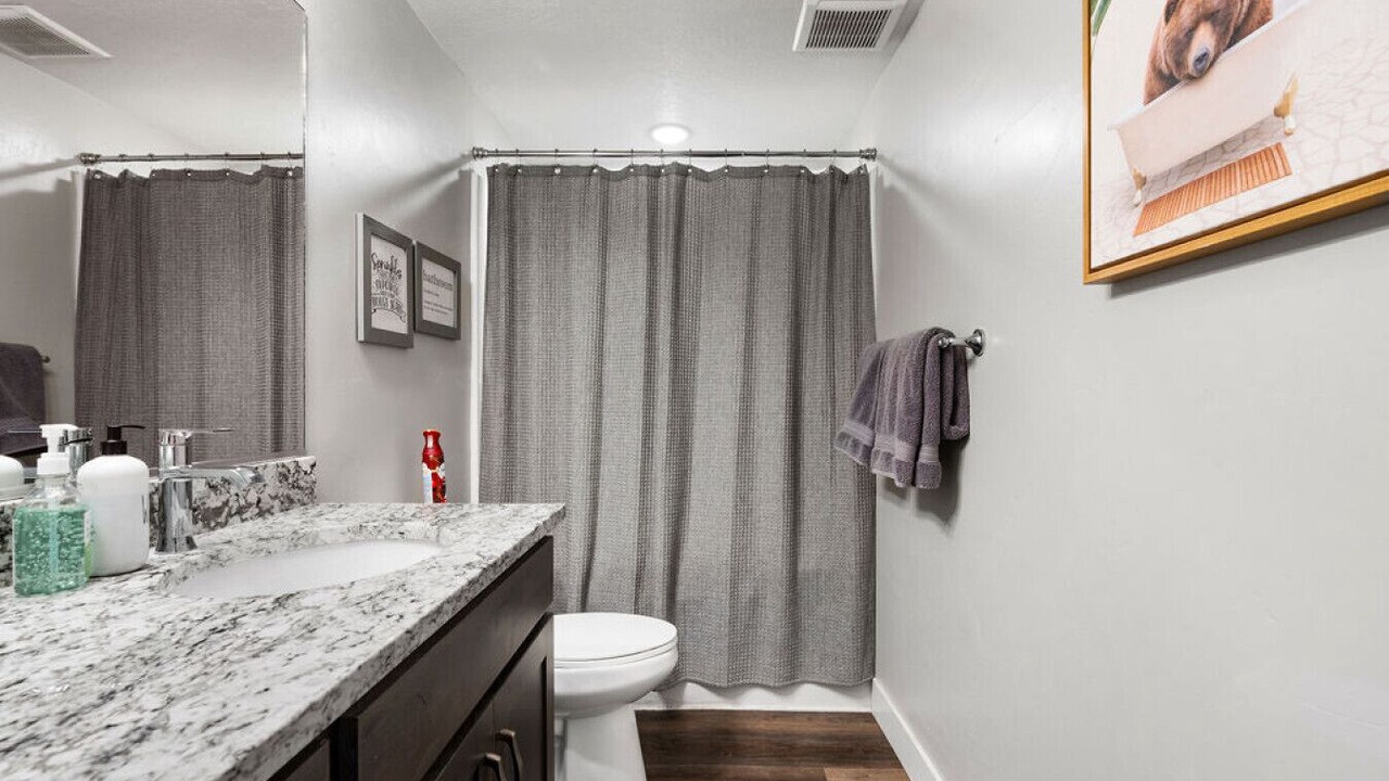 Photo of Bathroom in Garden City