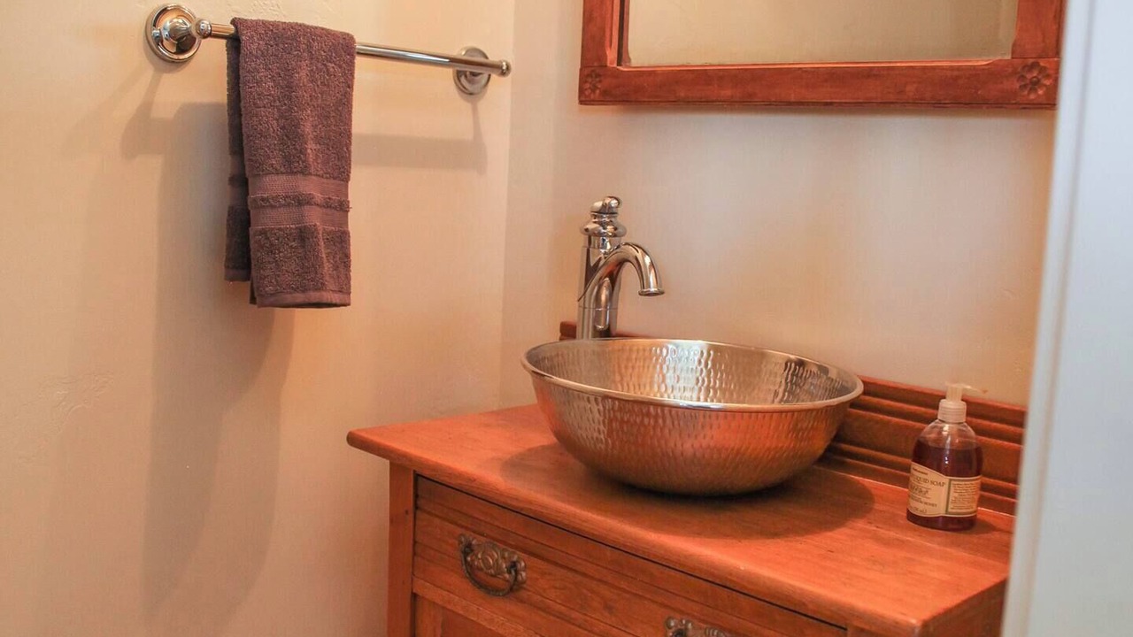 Photo of Bedroom in Historic Livingston