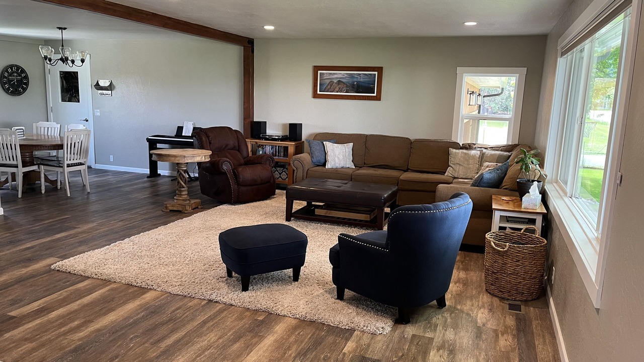 Photo of Livingroom in Dalton Gardens