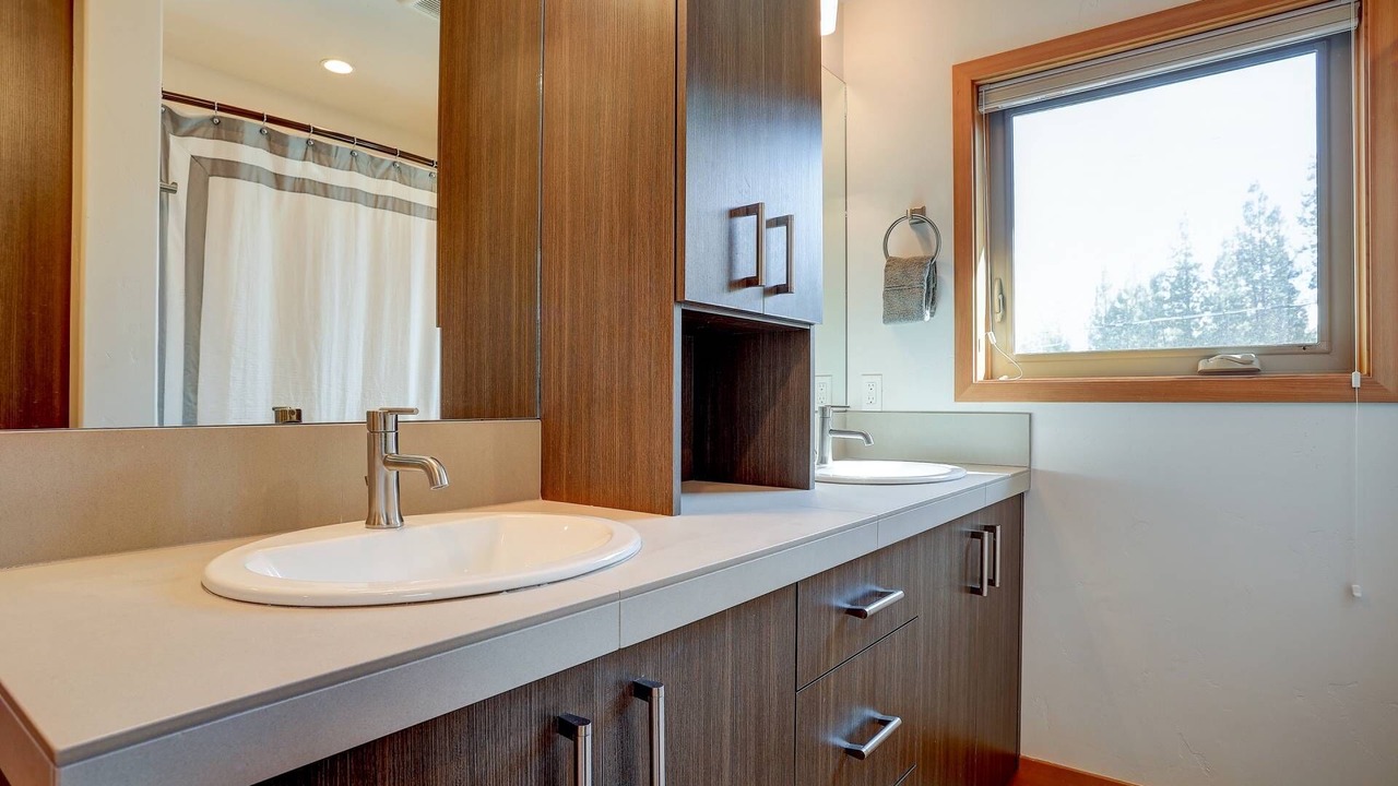 Photo of Bathroom in Westbrook Meadows