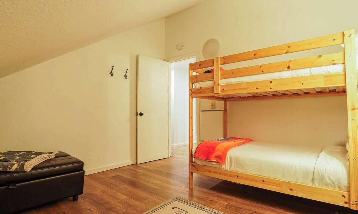 Photo of Bedroom in Glacier