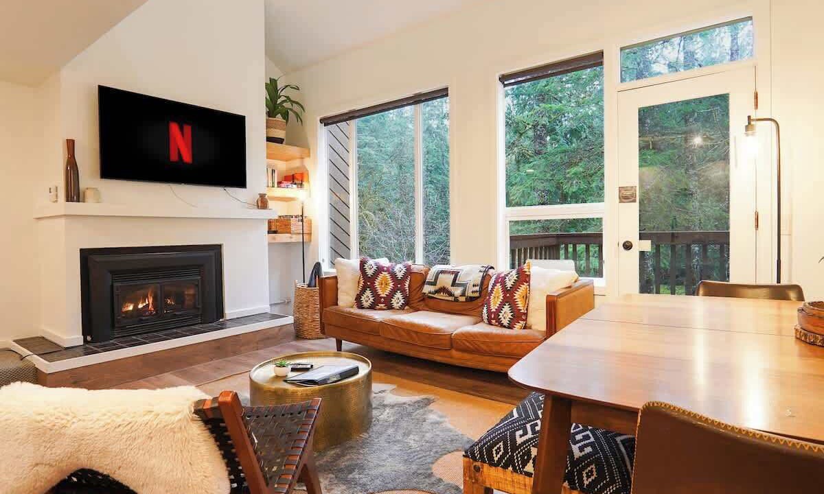 Photo of Livingroom in Glacier