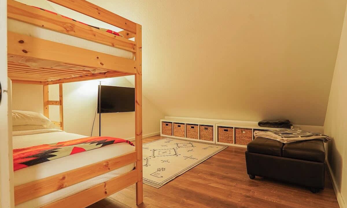 Photo of Bedroom in Glacier