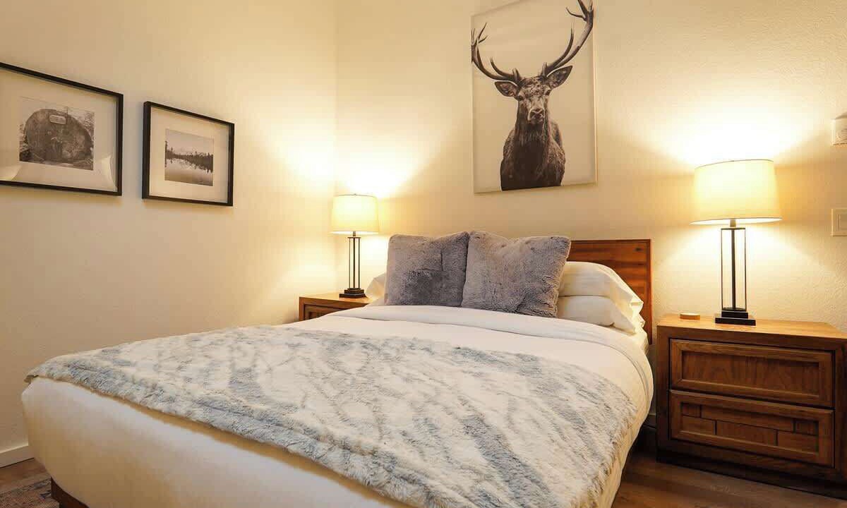 Photo of Bedroom in Glacier