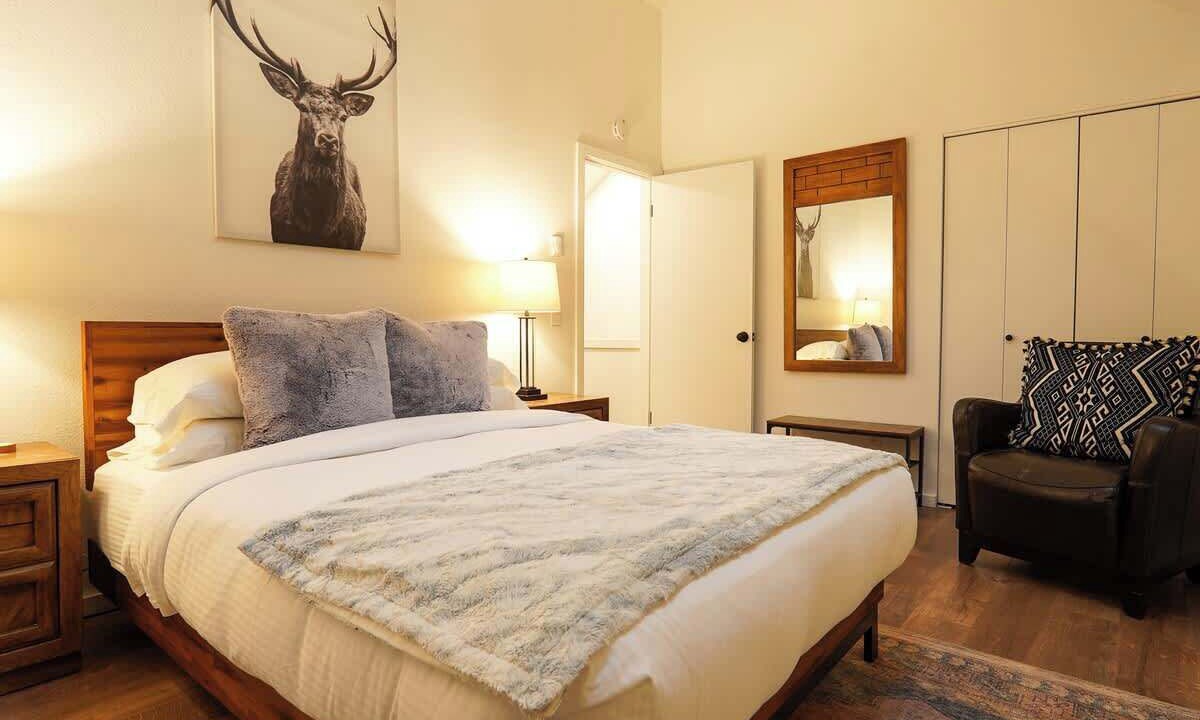 Photo of Bedroom in Glacier