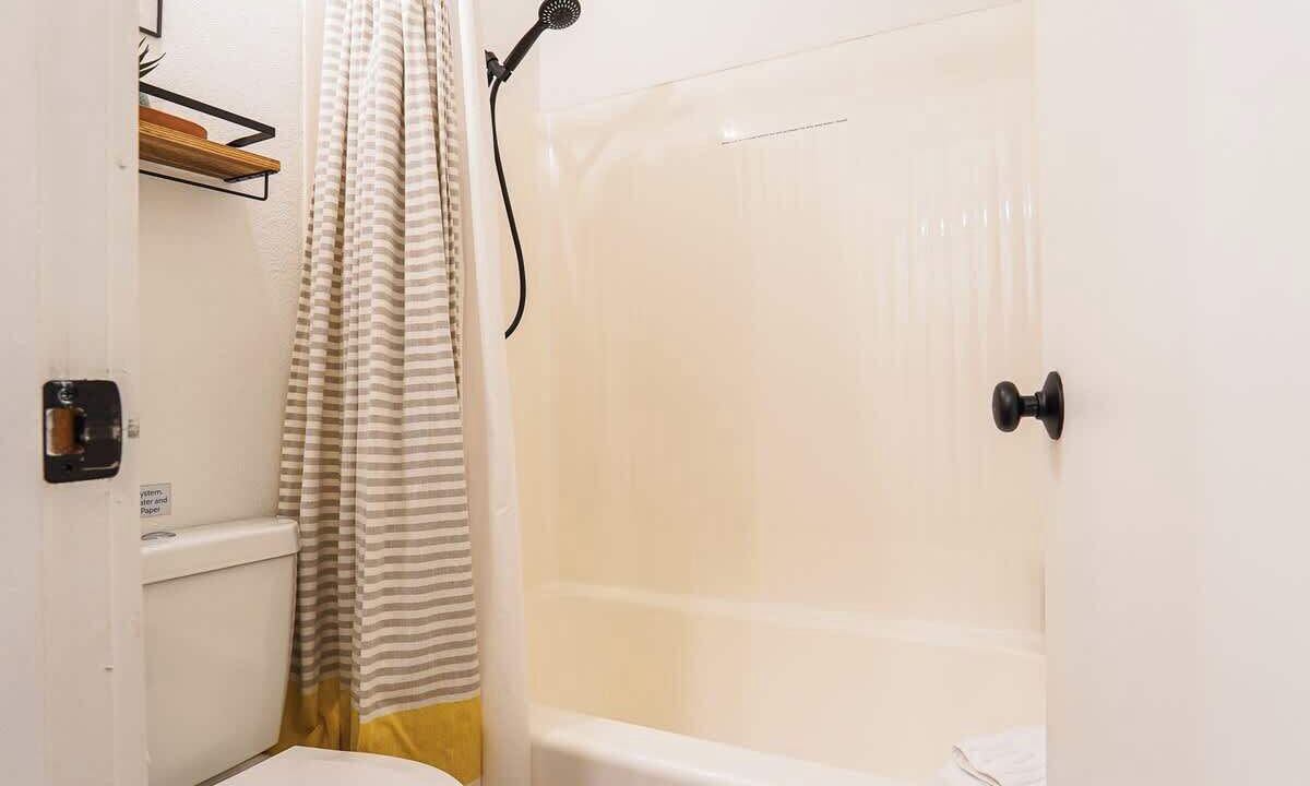Photo of Bathroom in Glacier