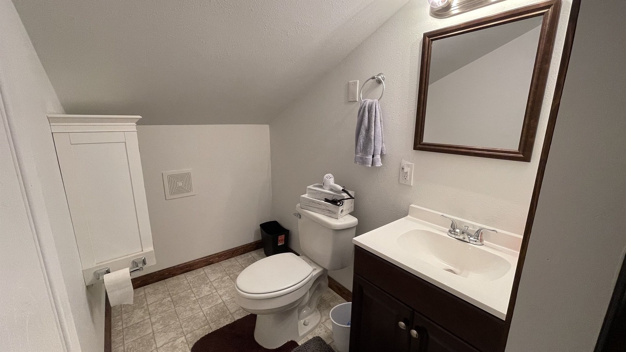 Photo of Bathroom in Island Park