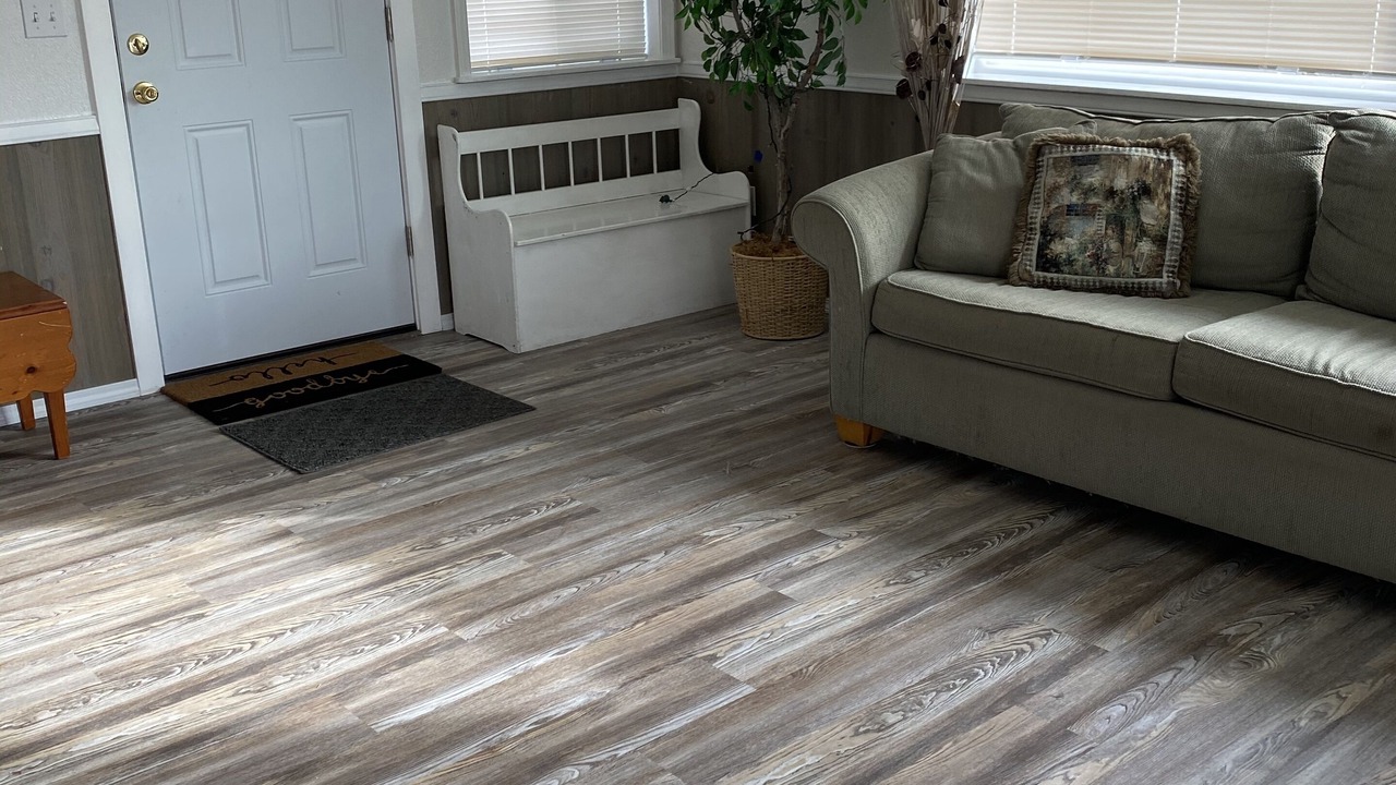 Photo of Livingroom in Spanaway