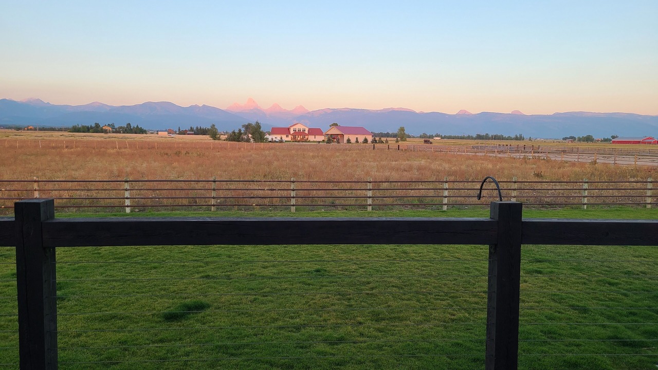 Photo of Outdoor in Leigh Creek Estates