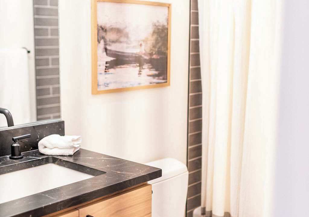Photo of Bathroom in Island Park
