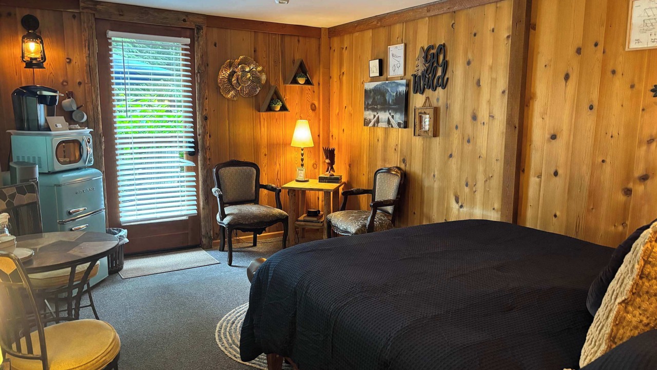 Photo of Bedroom in Forks