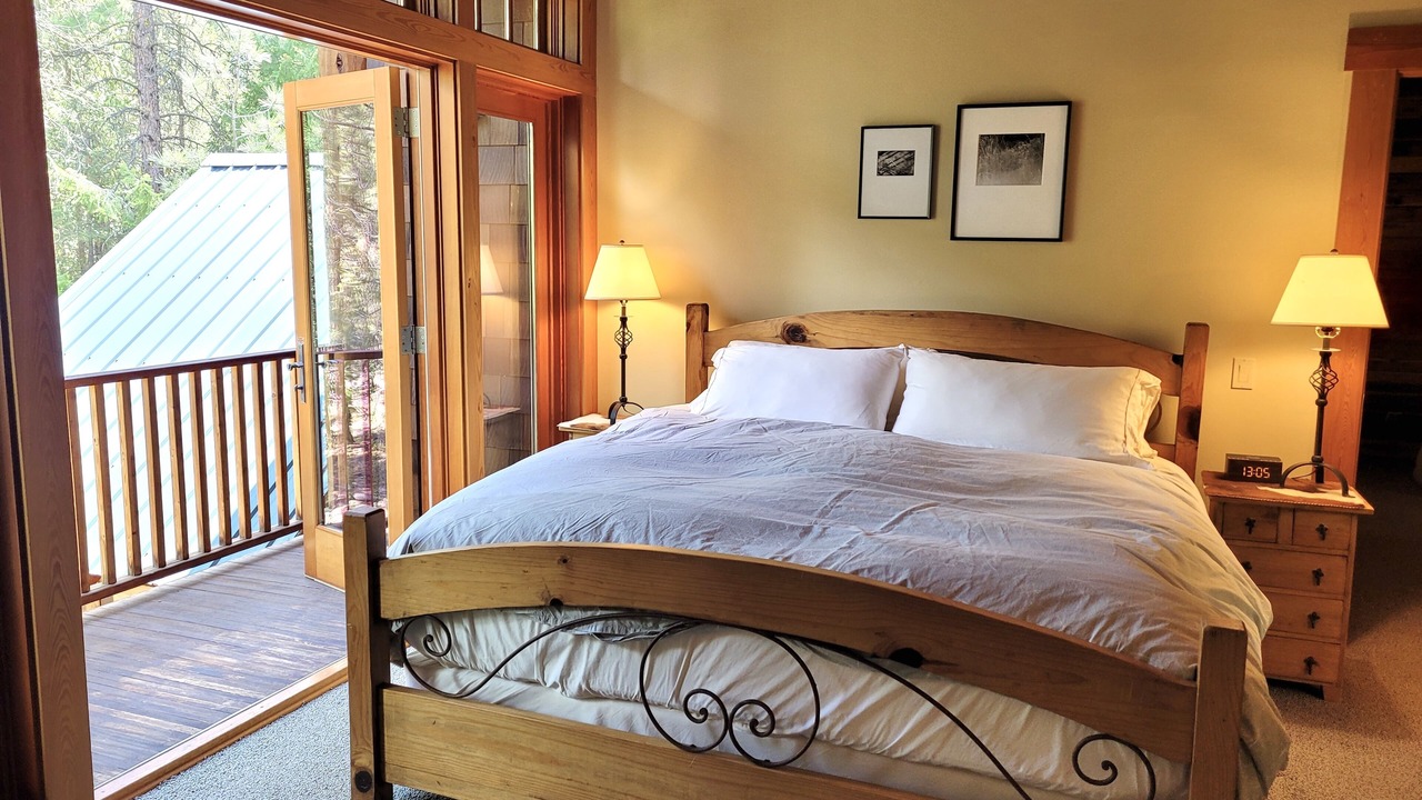 Photo of Bedroom in Mazama