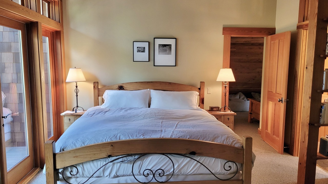 Photo of Bedroom in Mazama
