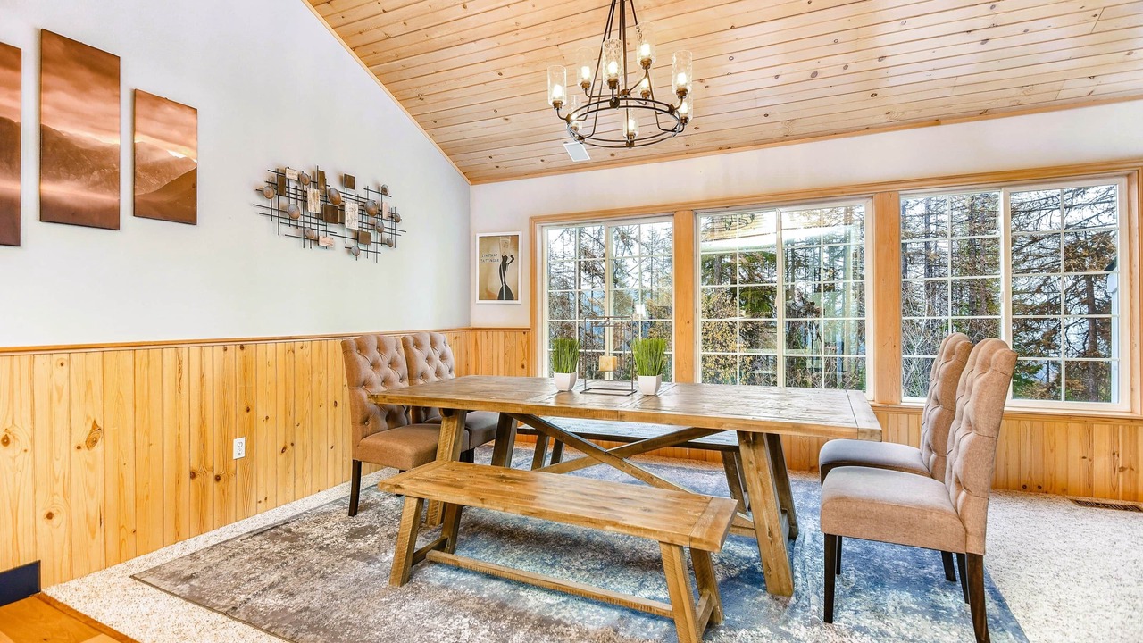 Photo of Livingroom in Sandpoint