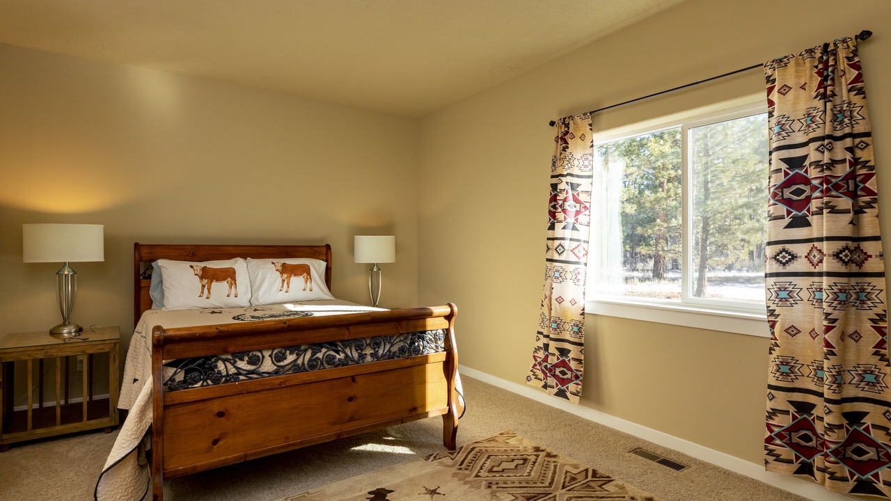 Photo of Bedroom in Chiloquin