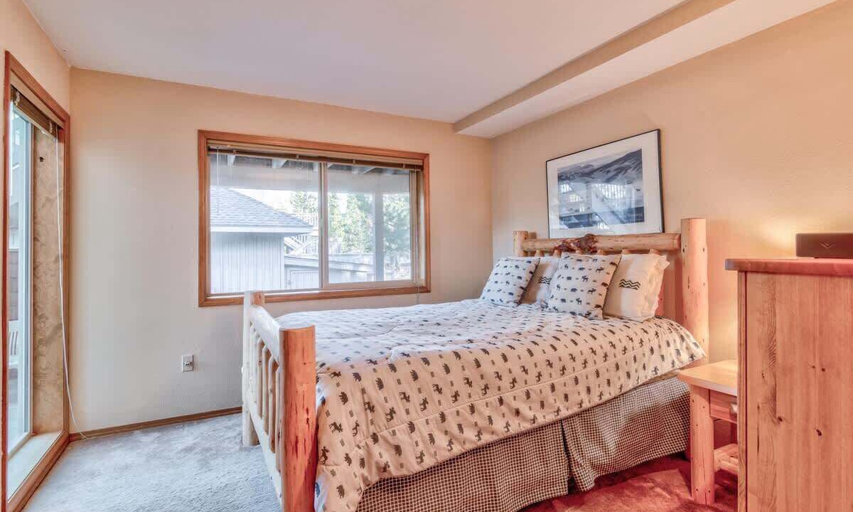 Photo of Bedroom in Sunriver