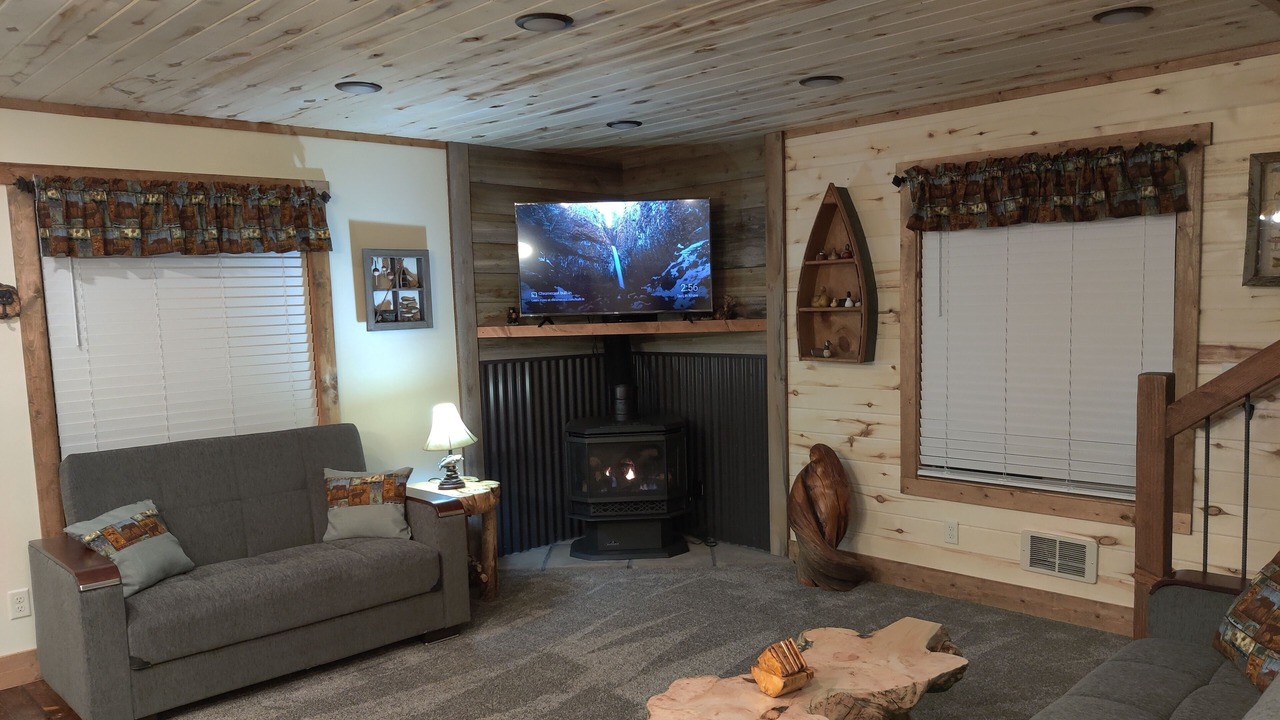 Photo of Livingroom in Island Park
