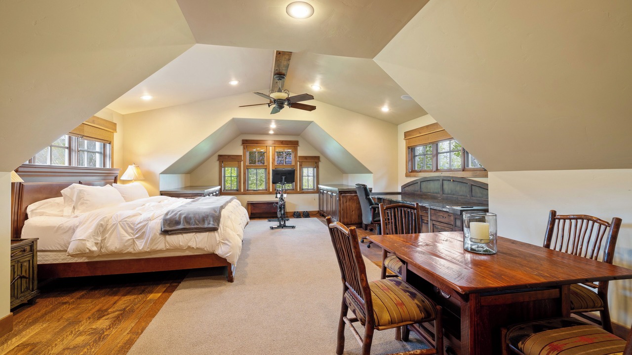 Photo of Bedroom in Victor