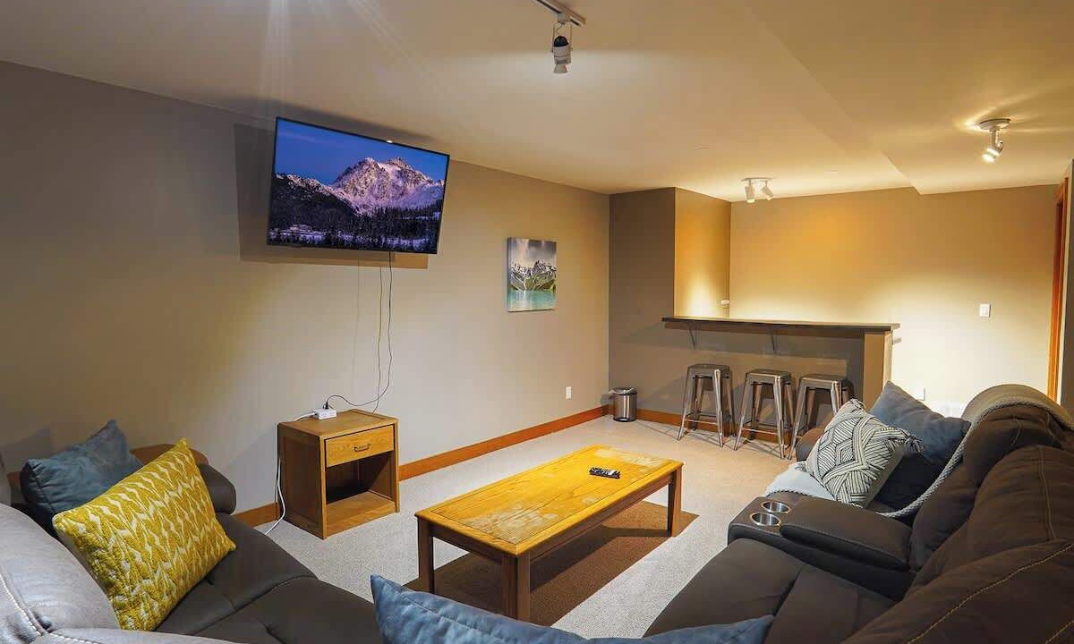 Photo of Livingroom in Glacier