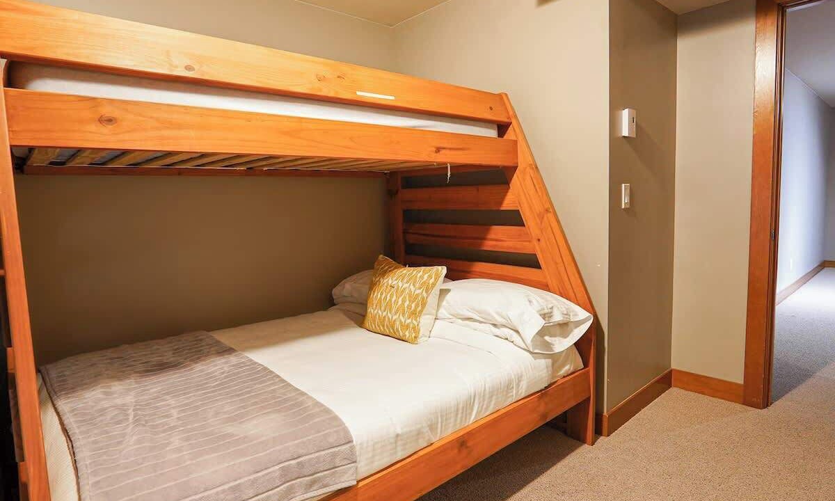 Photo of Bedroom in Glacier