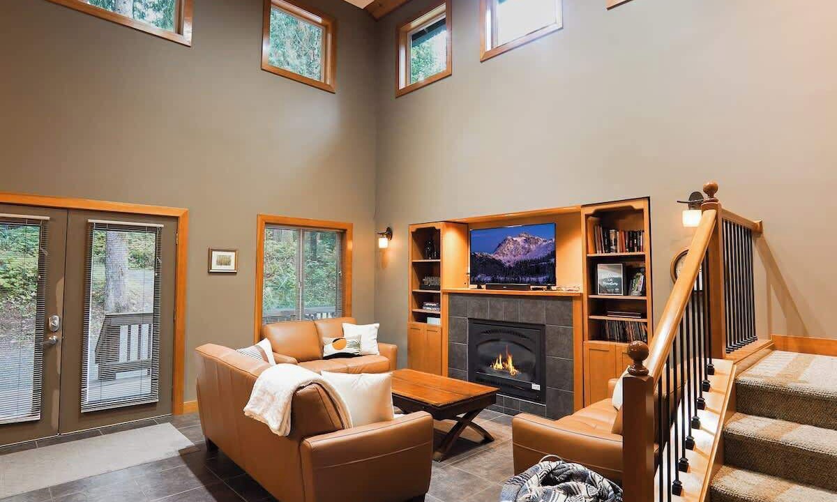 Photo of Livingroom in Glacier