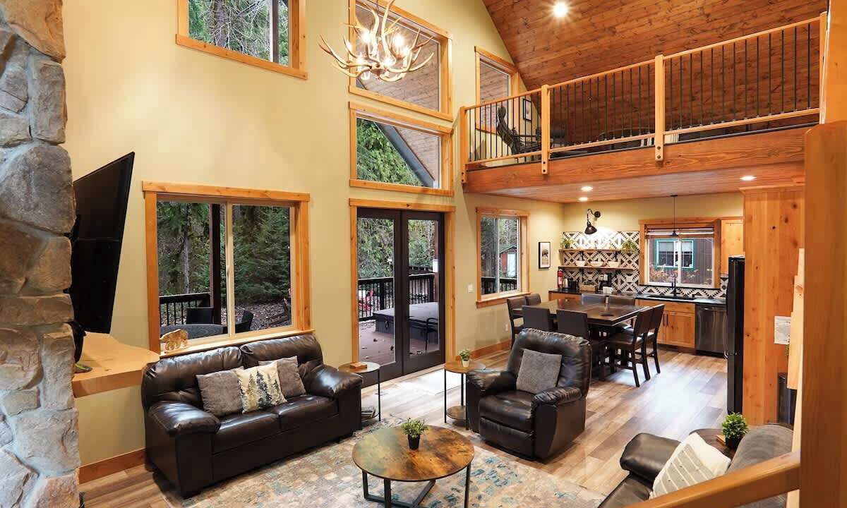 Photo of Livingroom in Glacier