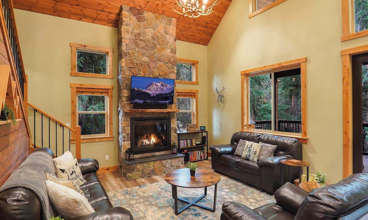 Photo of Livingroom in Glacier
