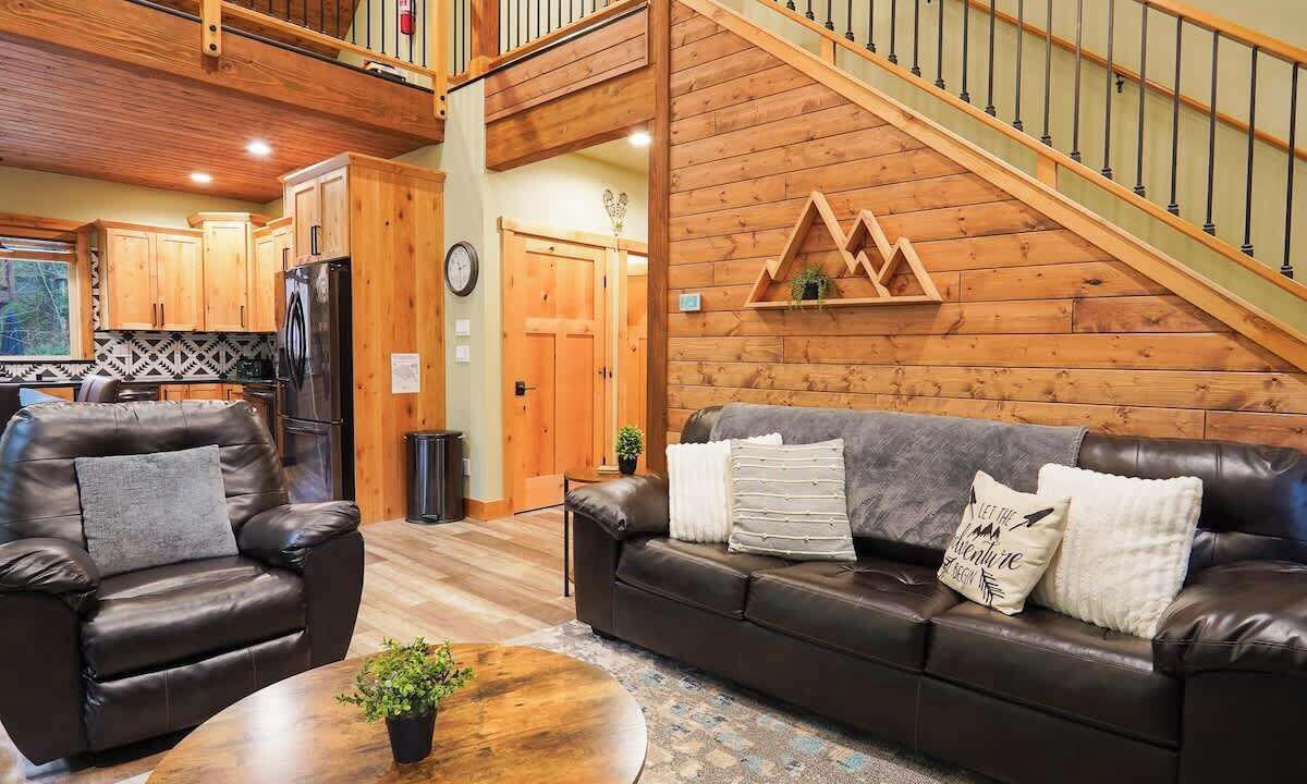 Photo of Livingroom in Glacier