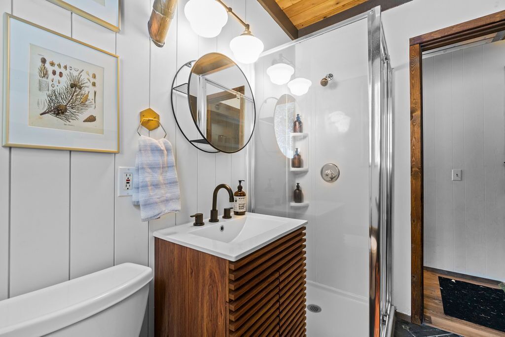 Photo of Bathroom in Crescent