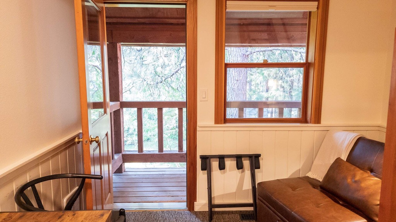 Photo of Livingroom in Mazama