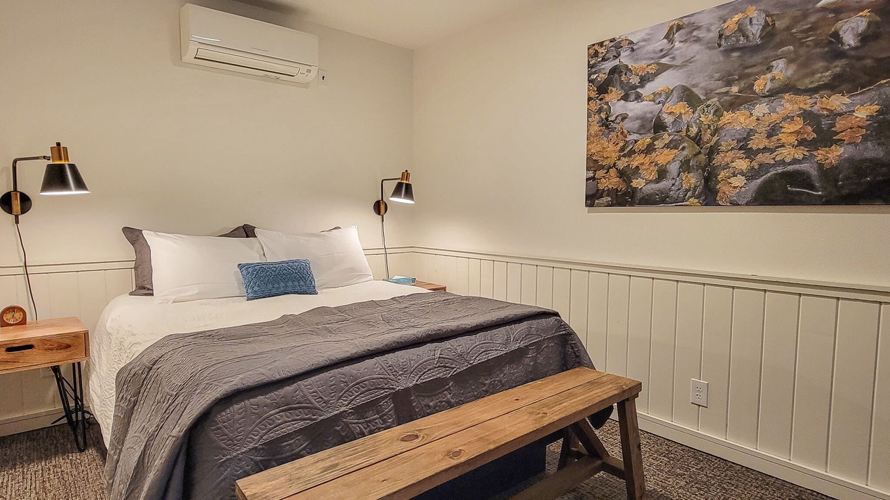 Photo of Bedroom in Mazama
