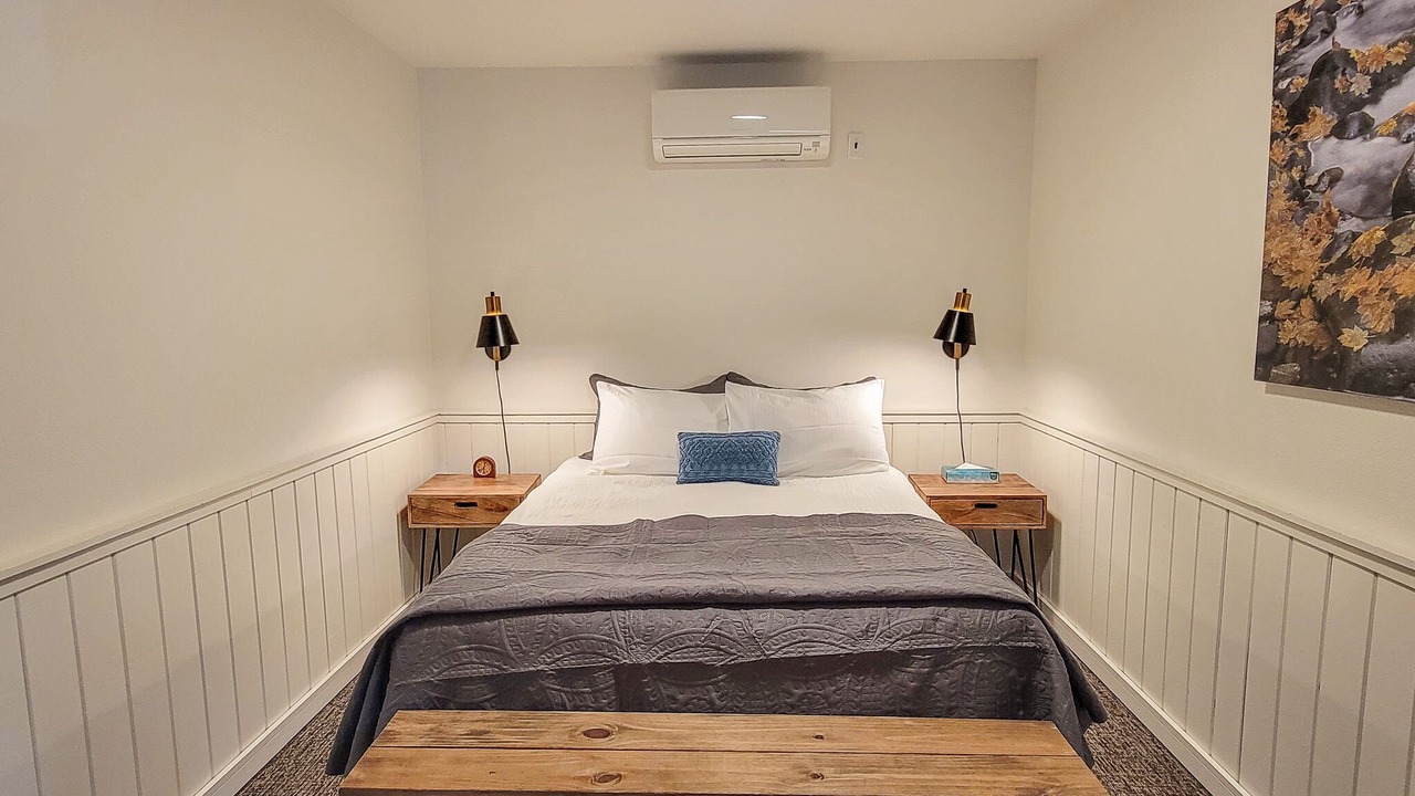 Photo of Bedroom in Mazama