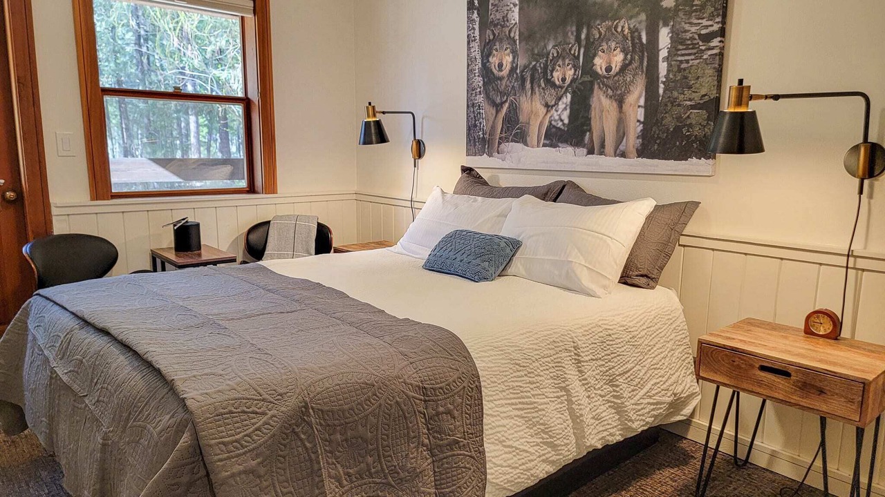 Photo of Bedroom in Mazama