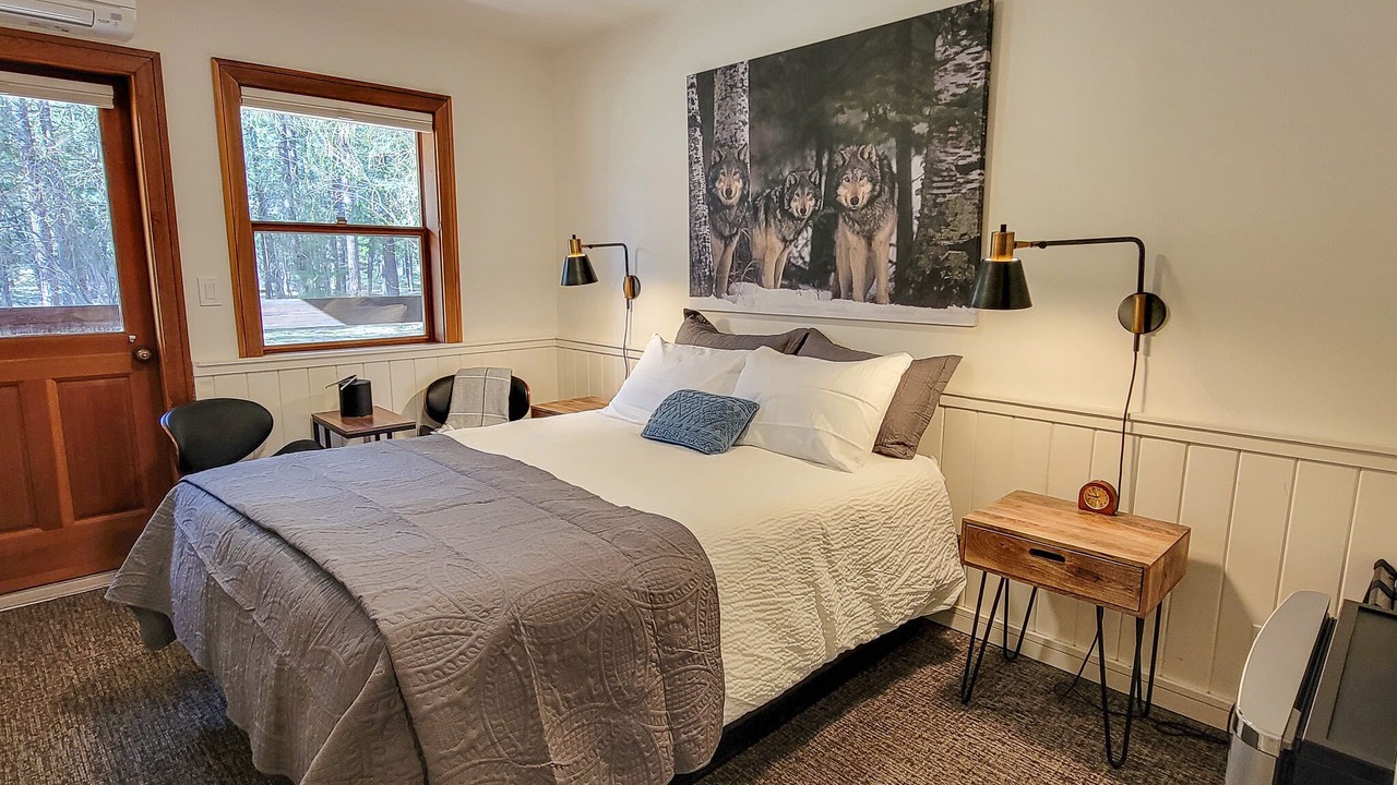 Photo of Bedroom in Mazama