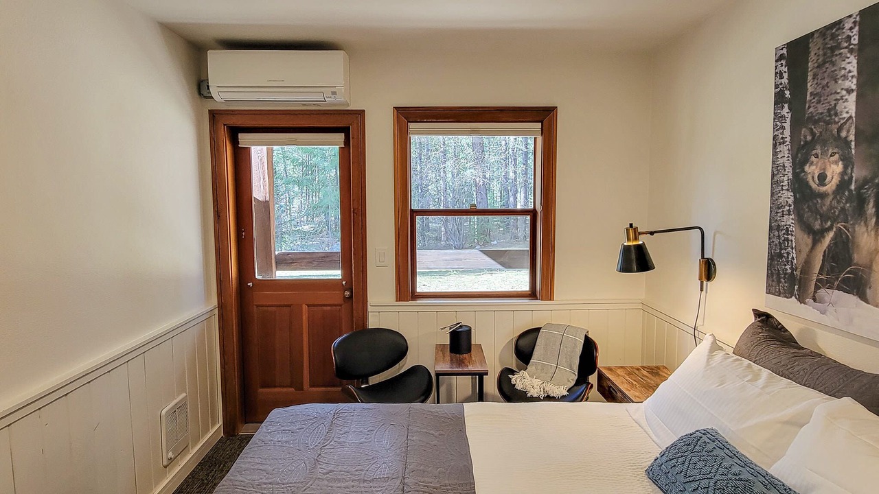 Photo of Bedroom in Mazama